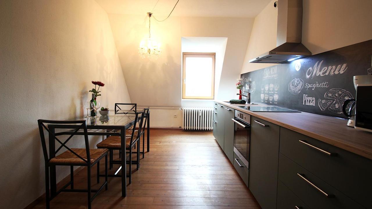Zentrale Stadtwohnung - Direkt Am Main, Park-Ausblick Βίρτσμπουργκ Εξωτερικό φωτογραφία